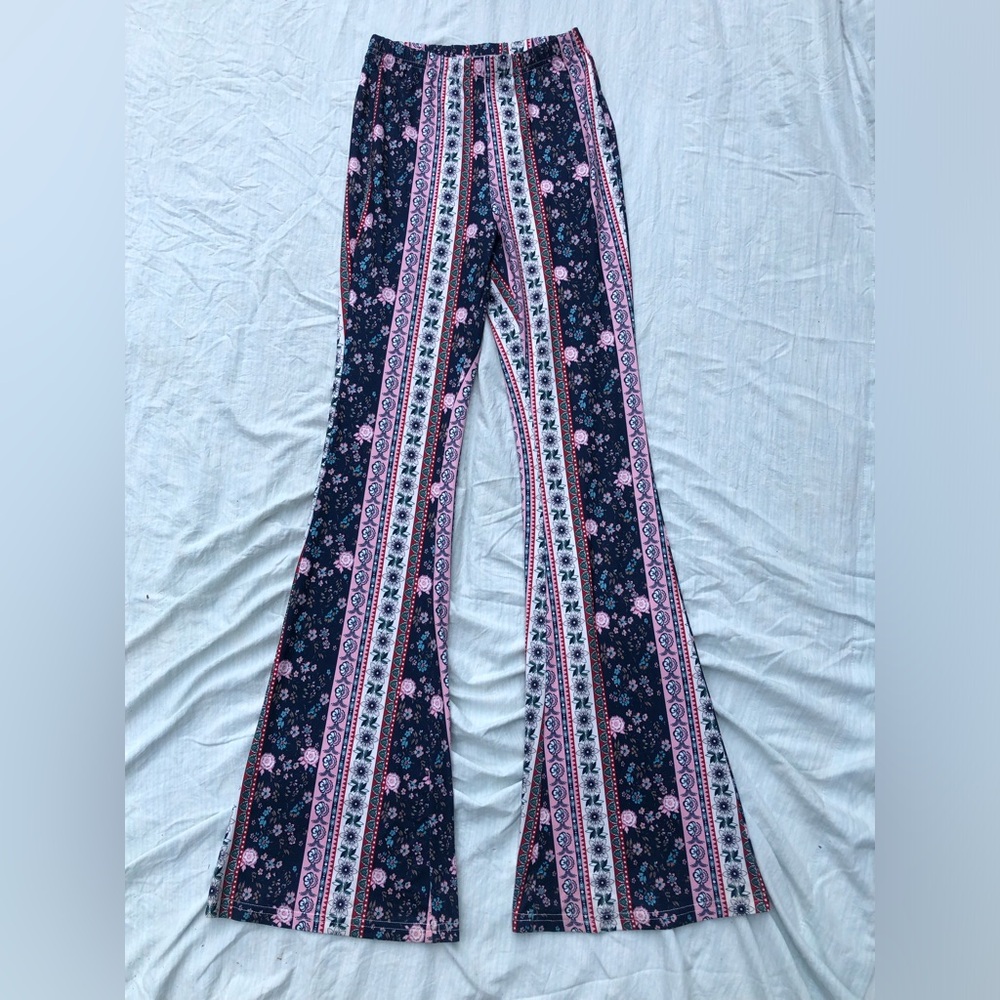 Women’s Small Floral Print Flare Pants